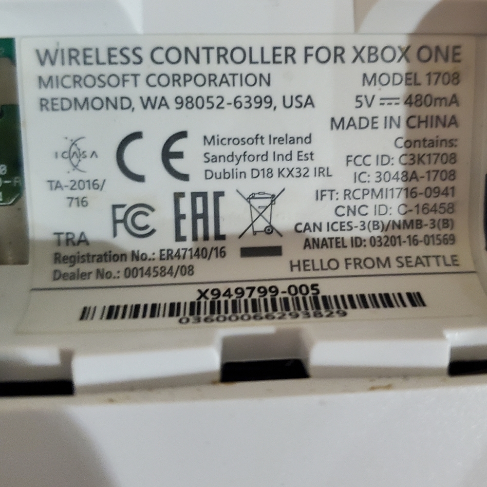 Xbox One Wireless Controller - White - Picture 4 of 4